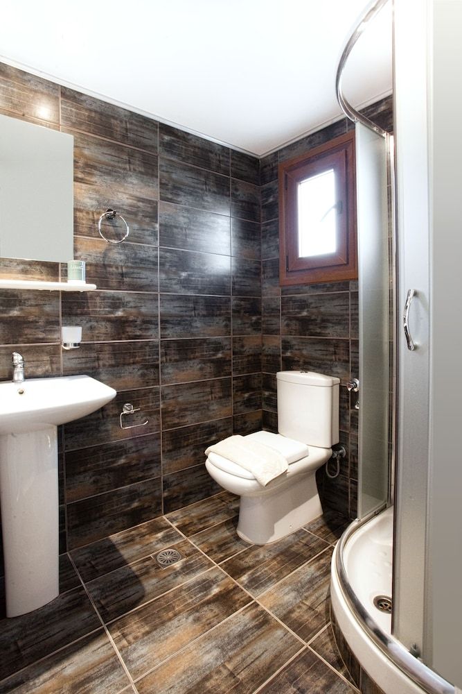 Asprolithos Studios Studio (Aquamarine) 5