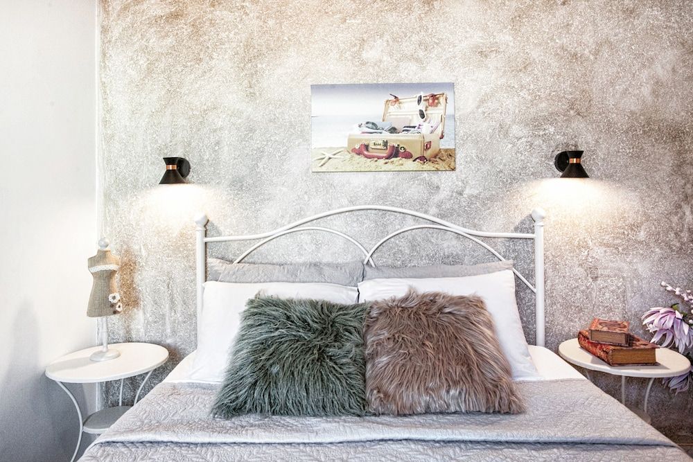 Asprolithos Studios Studio (Aquamarine) 2