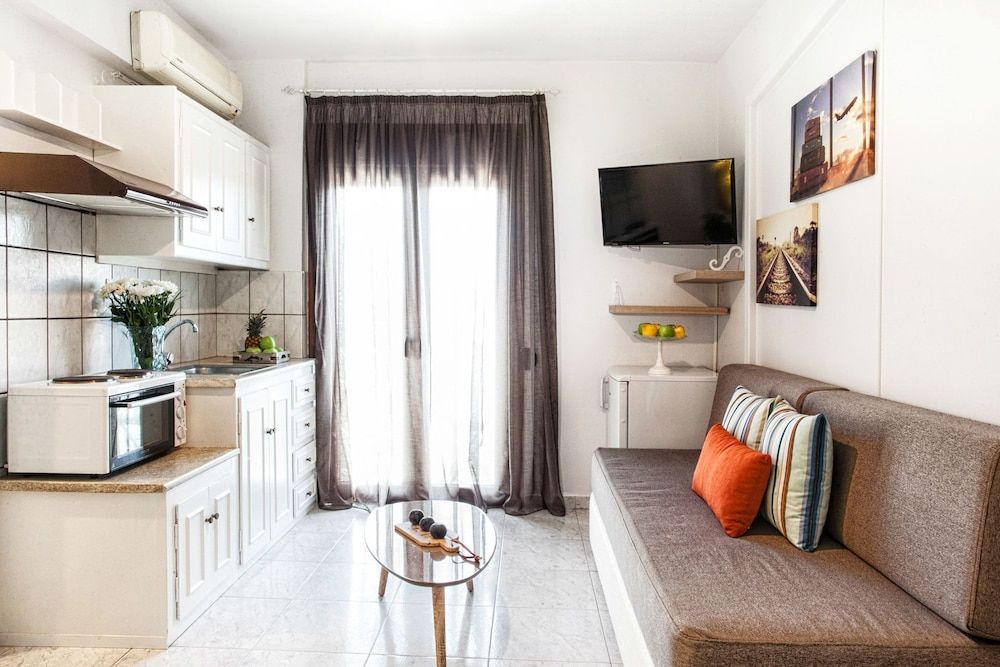 Asprolithos Studios Standard Apartment (Coral and Sapphire) 10