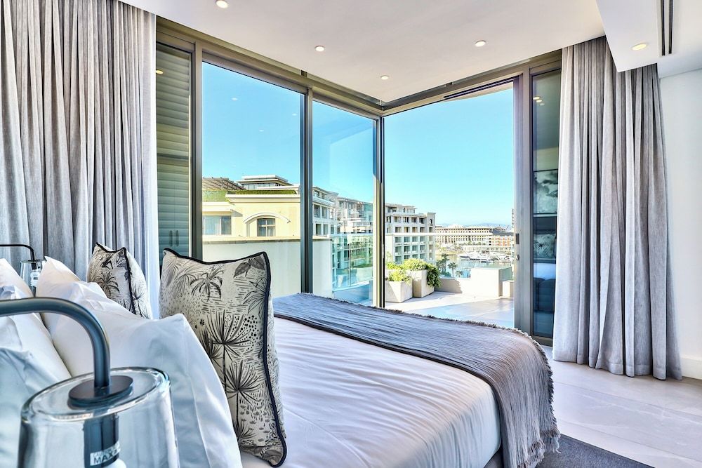 Lawhill Luxury Apartments Superior Penthouse, 3 Bedrooms