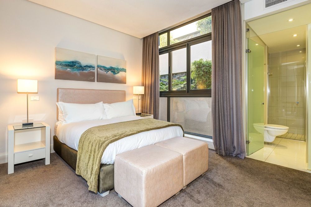 Lawhill Luxury Apartments Superior Apartment, 3 Bedrooms 2