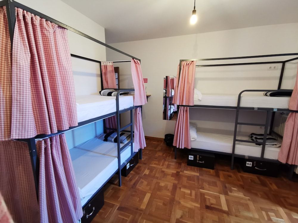 Shared Dormitory, Mixed Dorm (1 bed in a 8-Bed Dormitory Room)