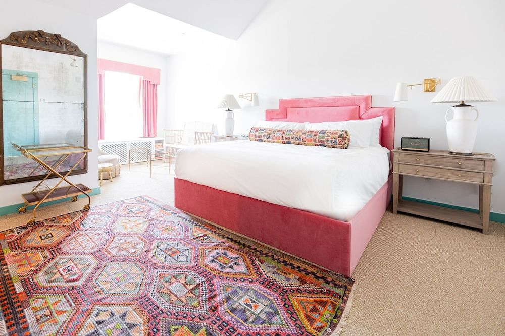 Superior Room, 1 King Bed (10 - Historic Superior King)