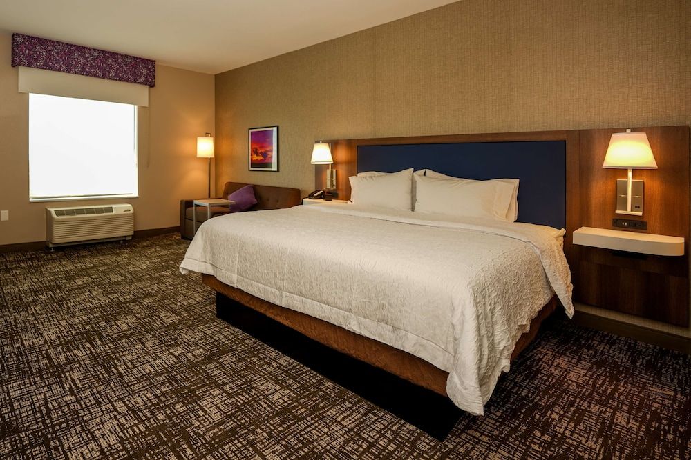 Studio, 1 King Bed, Accessible (Hearing)