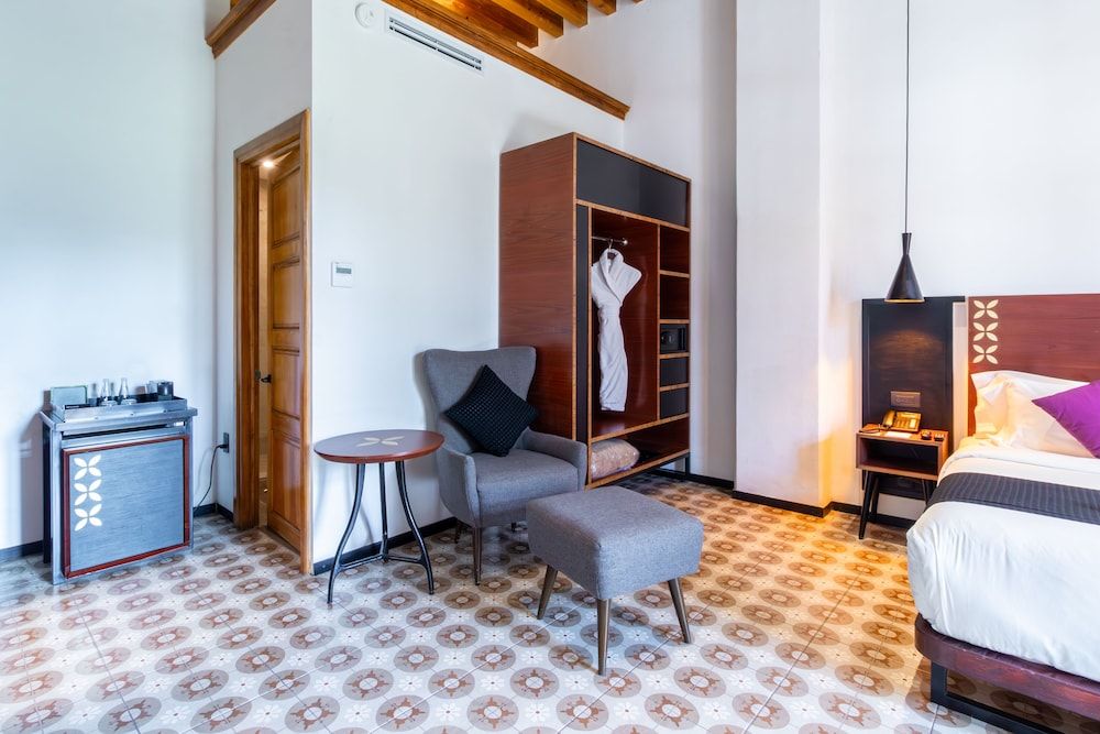 Casa de la Luz Hotel Boutique Junior Suite 1 King Bed 7
