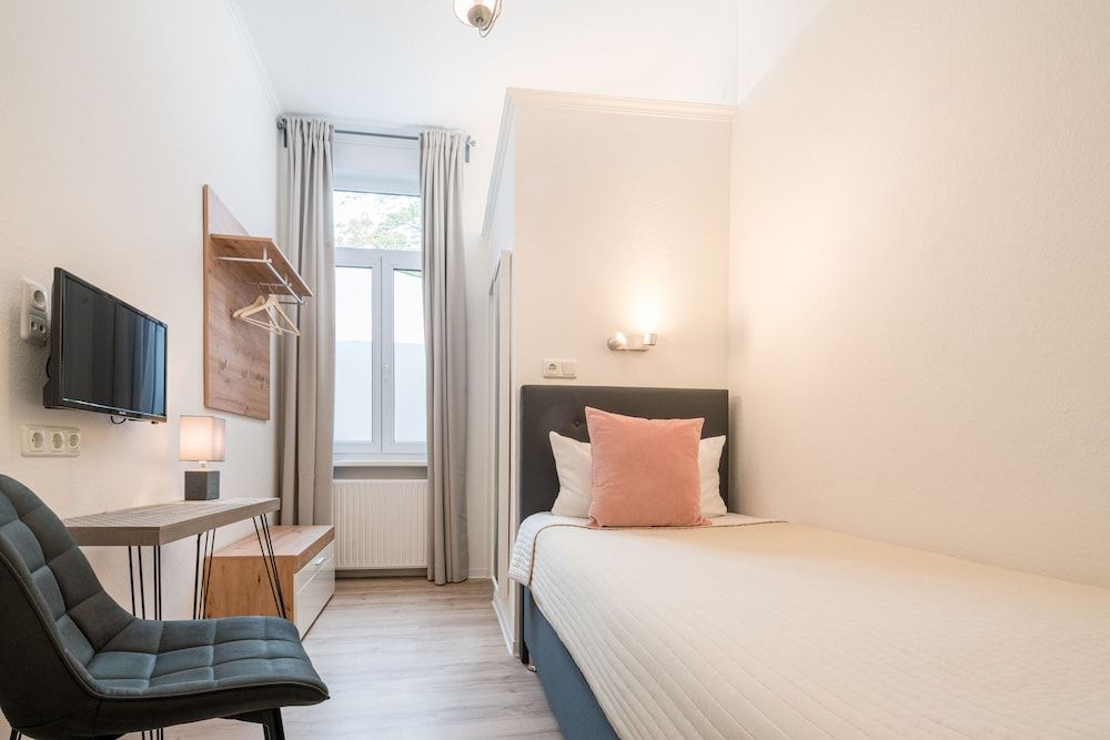 Aurora Hotel Single Room 2