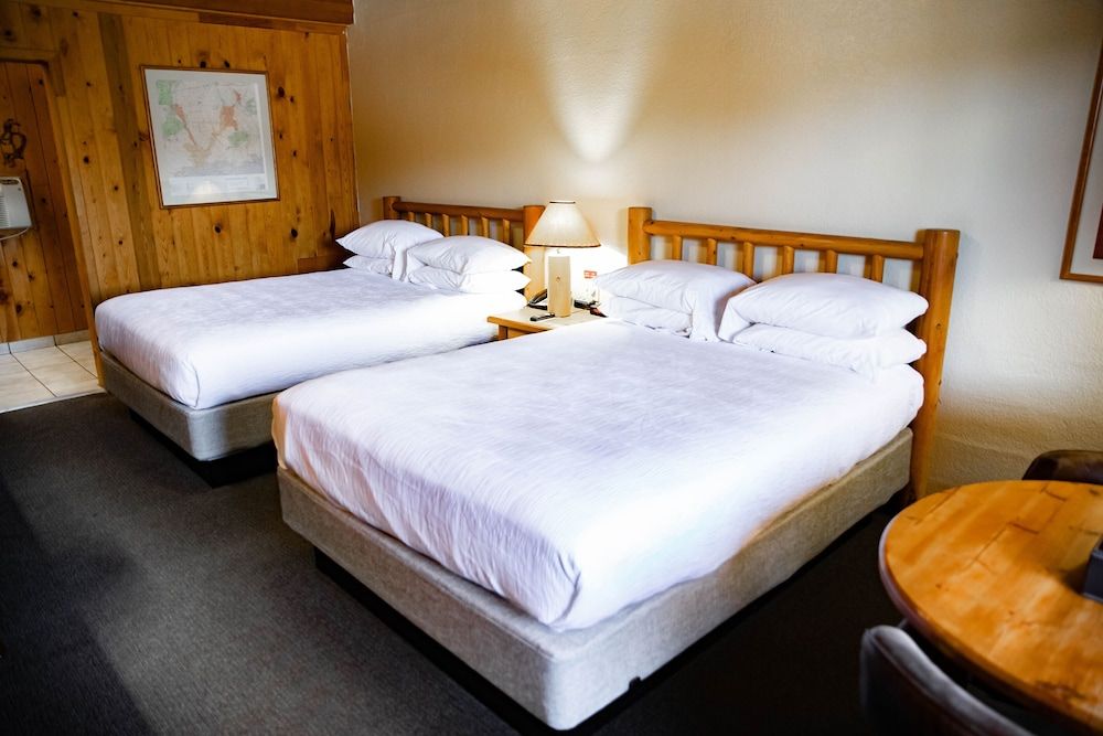 Big Horn Lodge Double Room, 2 Queen Beds (No Pets)
