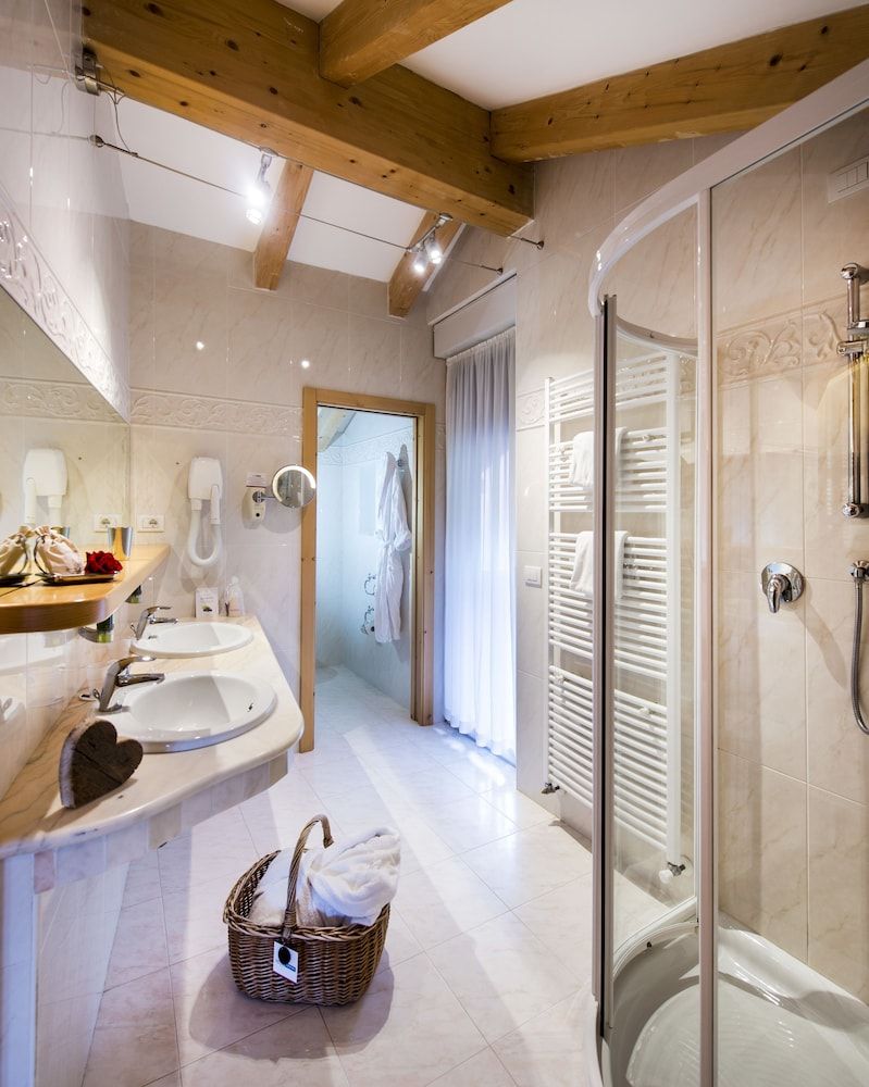 Alp & Wellnes Sport Hotel Panorama Family Suite 3