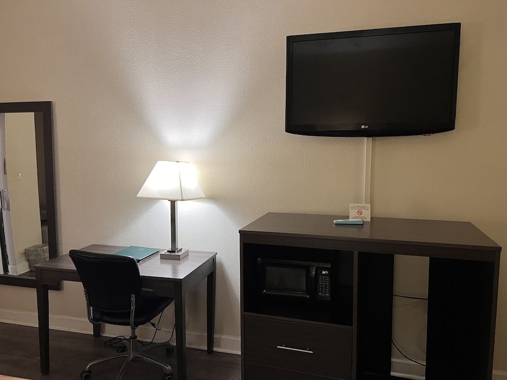 Quality Inn Maysville Standard Room, 2 Queen Beds, Non Smoking 13