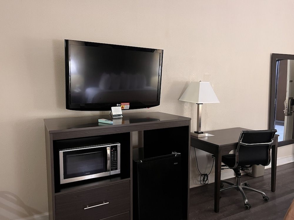 Quality Inn Maysville Standard Room, 2 Queen Beds, Non Smoking 8