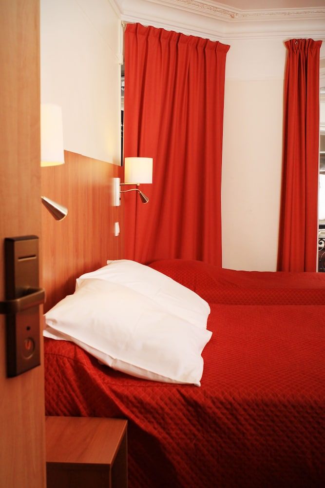 undefined Hôtel Marignan 9