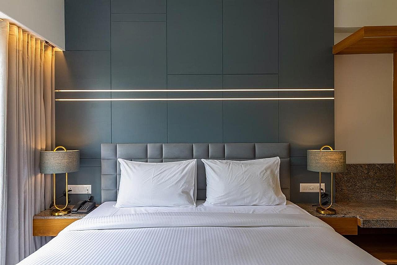 Hotel Nalanda Deluxe Room 3