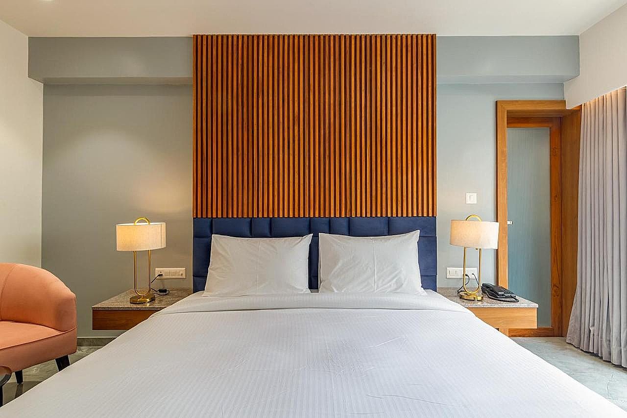 Hotel Nalanda Deluxe Room 8