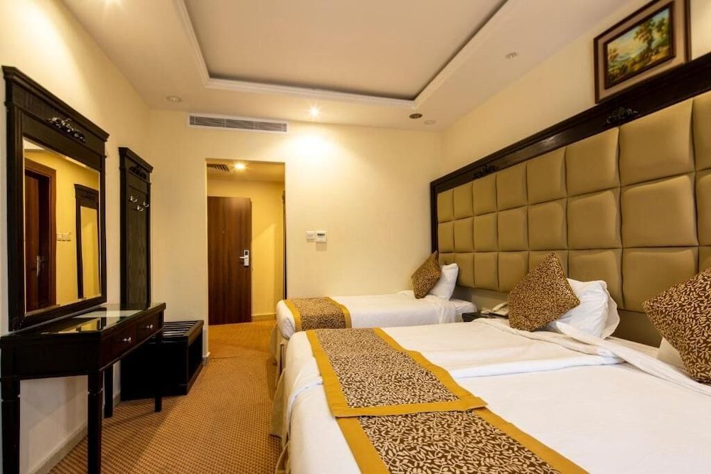 undefined Kyona Alaziziyah 9