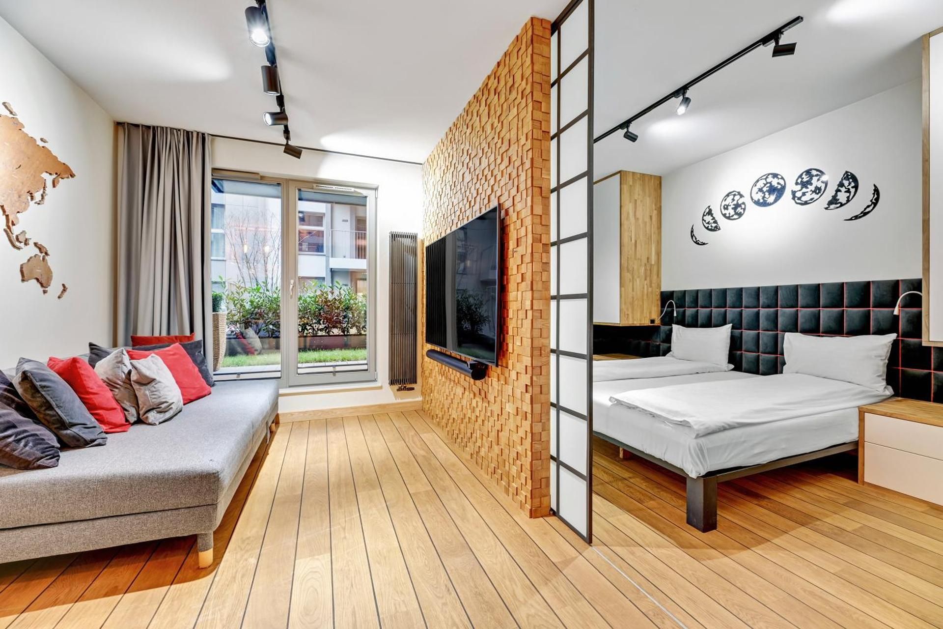 Apartment with Terrace and swimming pool access