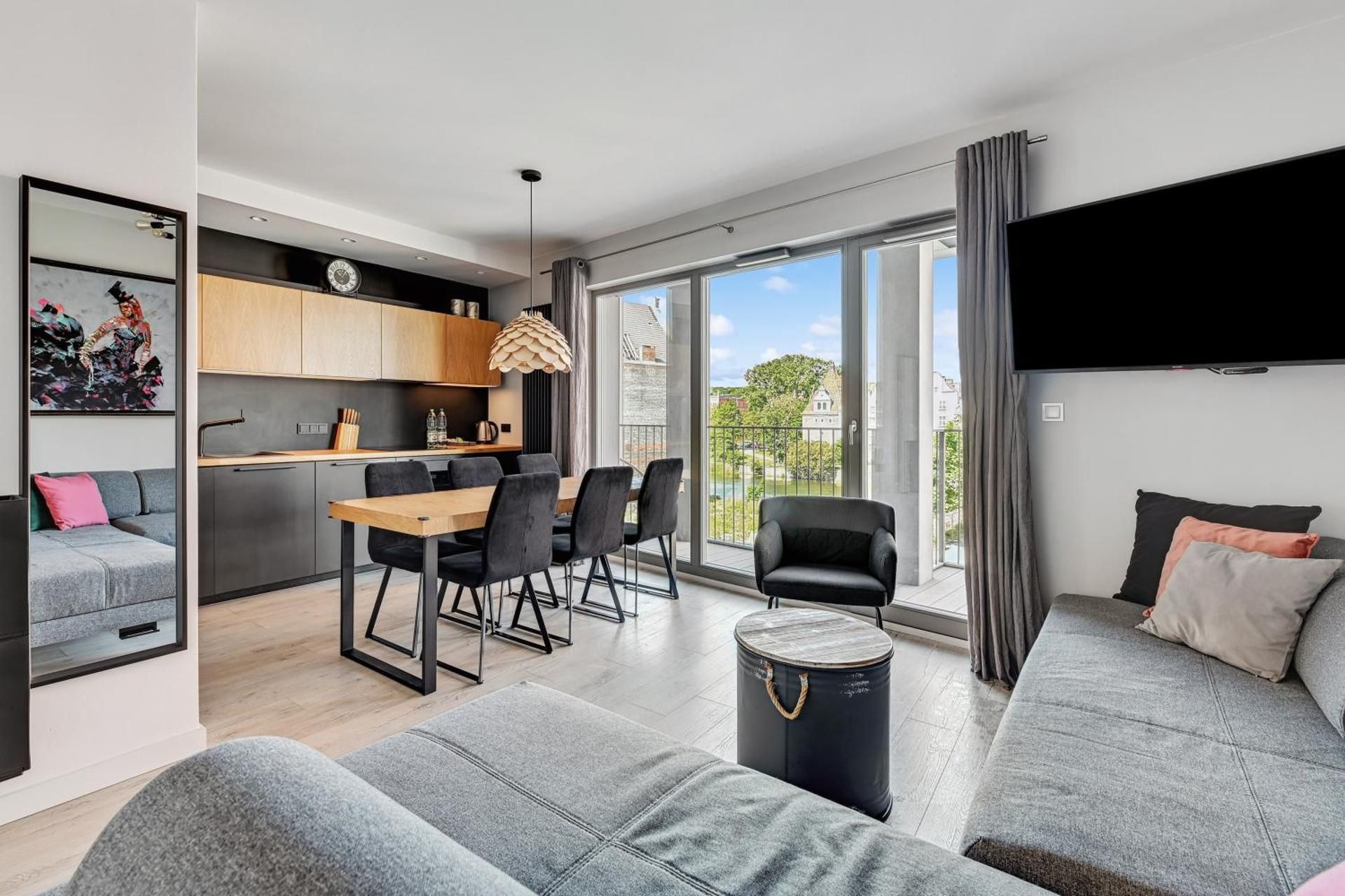 Two-Bedroom Apartment with swimming pool access