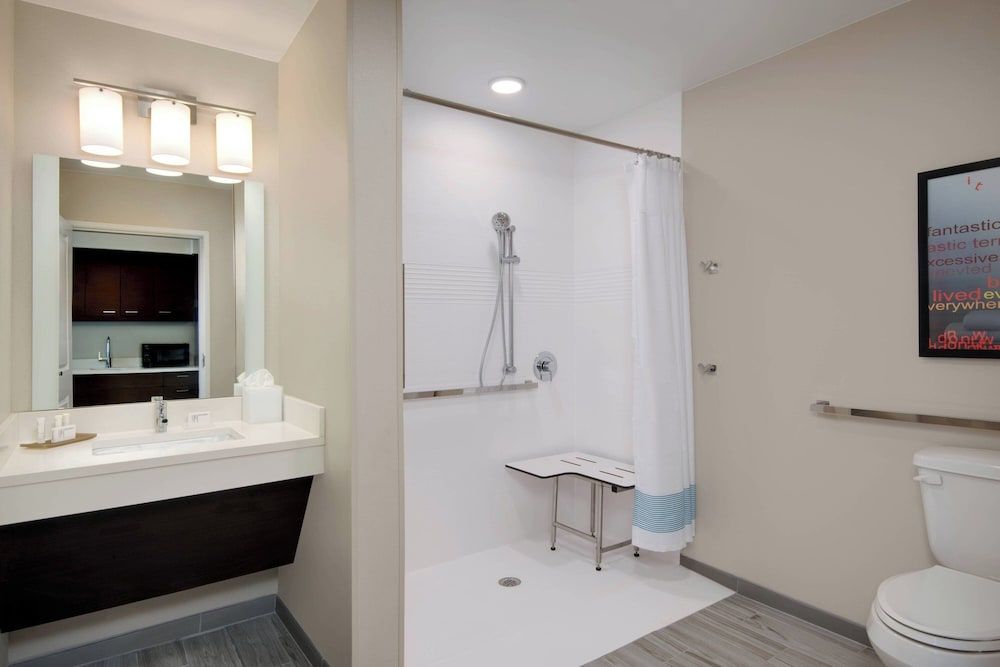 Suite, 1 Bedroom, Non Smoking (Mobility/Hearing Accessible, Tub)