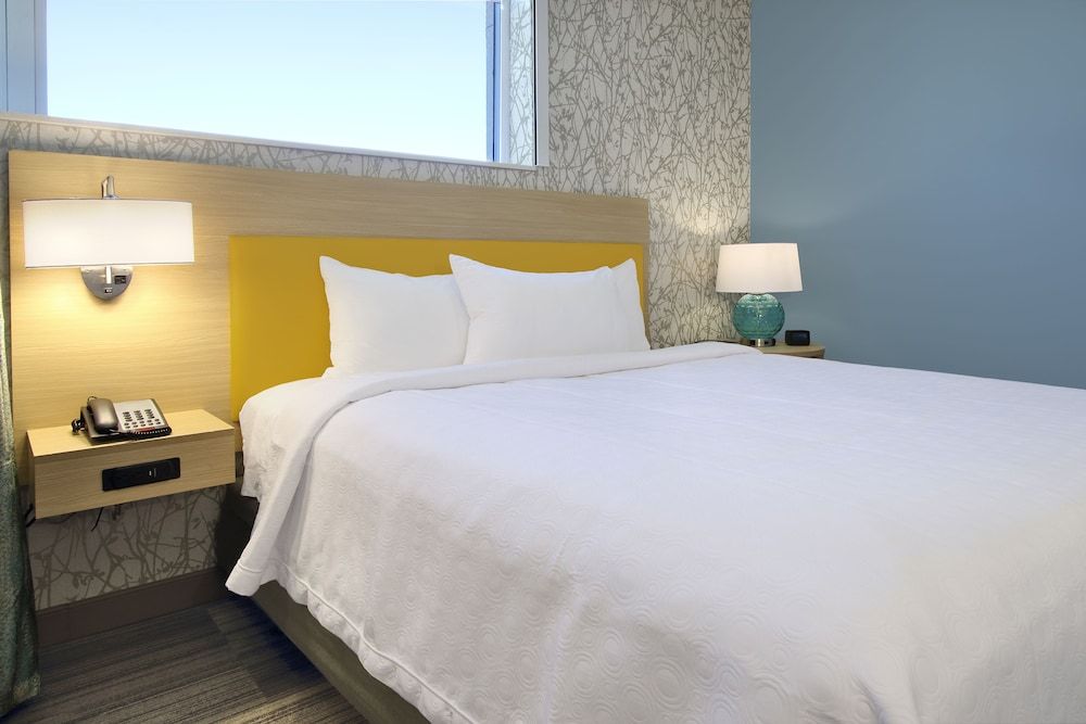 Studio, 1 King Bed, Accessible (Hearing)