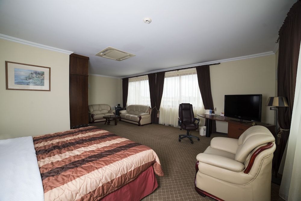 undefined Hotel Elegance N.V. 6