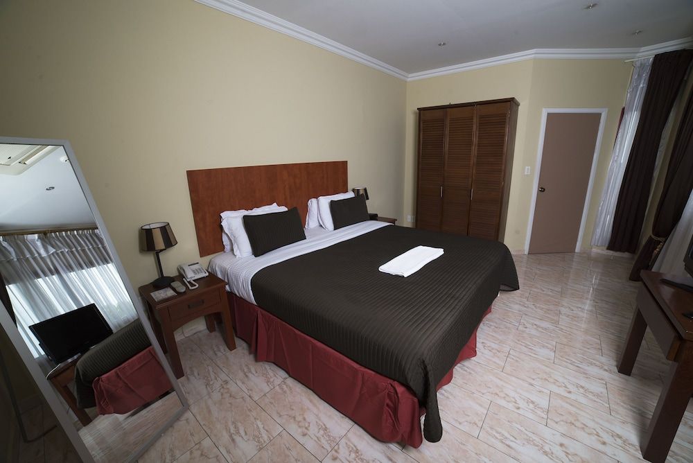 undefined Hotel Elegance N.V. 9