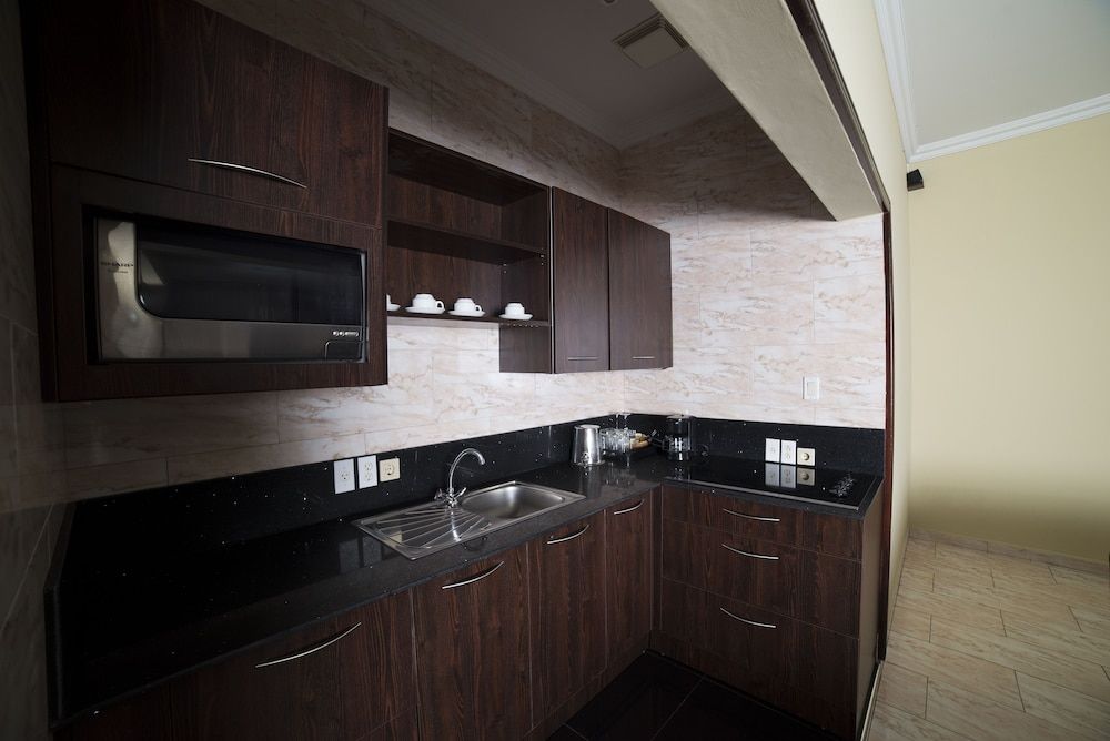 undefined Hotel Elegance N.V.