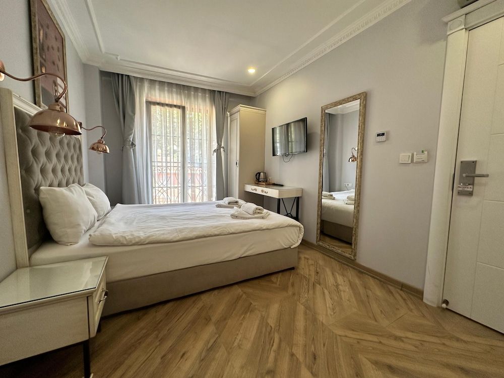Good Night Hotel Istanbul Large Standard Double Room 4