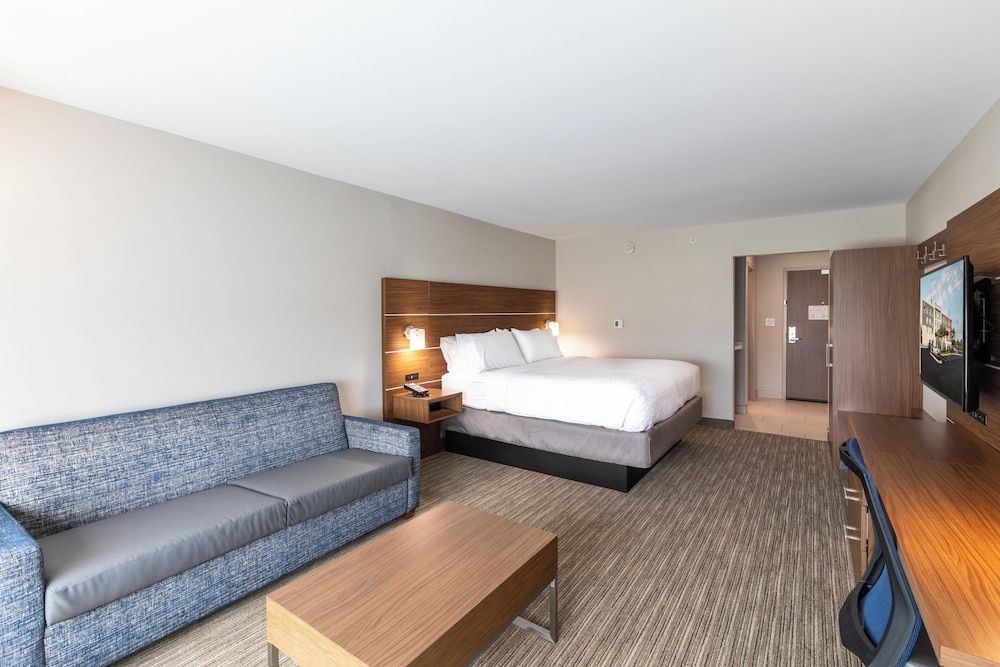 Suite, 1 King Bed (Additional Living Area)