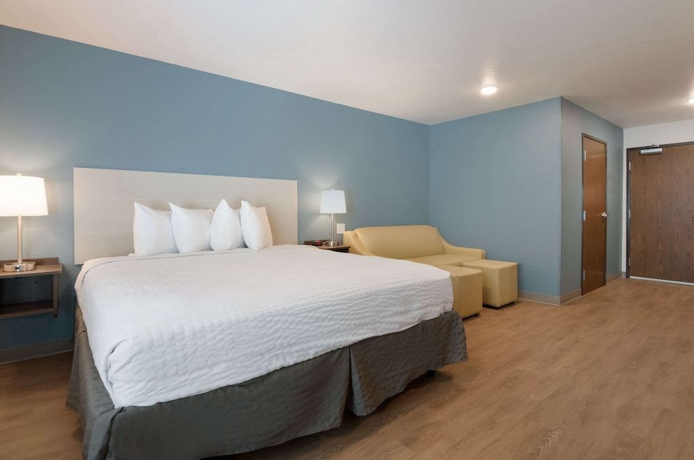 Standard Room, 1 King Bed with Sofa bed, Non Smoking, Bathtub