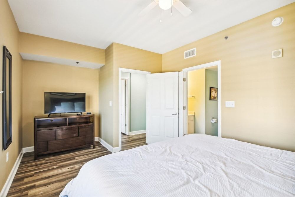 Condo, 2 Bedrooms, Balcony, Ocean View (1819)