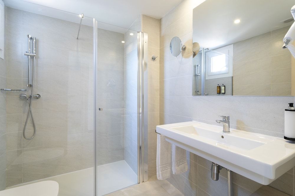 Halley Hotel & Apartments Affiliated by Meliá Apartment, 2 Bedrooms (2+3) 5