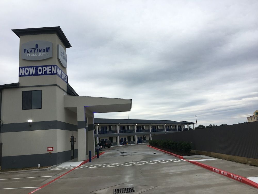 undefined Platinum Inn and Suites 5