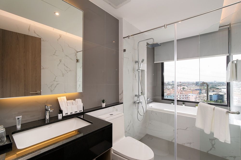 Thaya Hotel Bangkok Deluxe Double Room 7