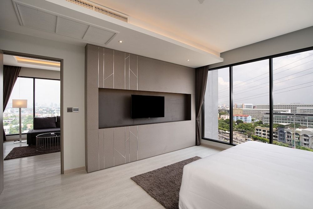 Thaya Hotel Bangkok Executive Double Room 8
