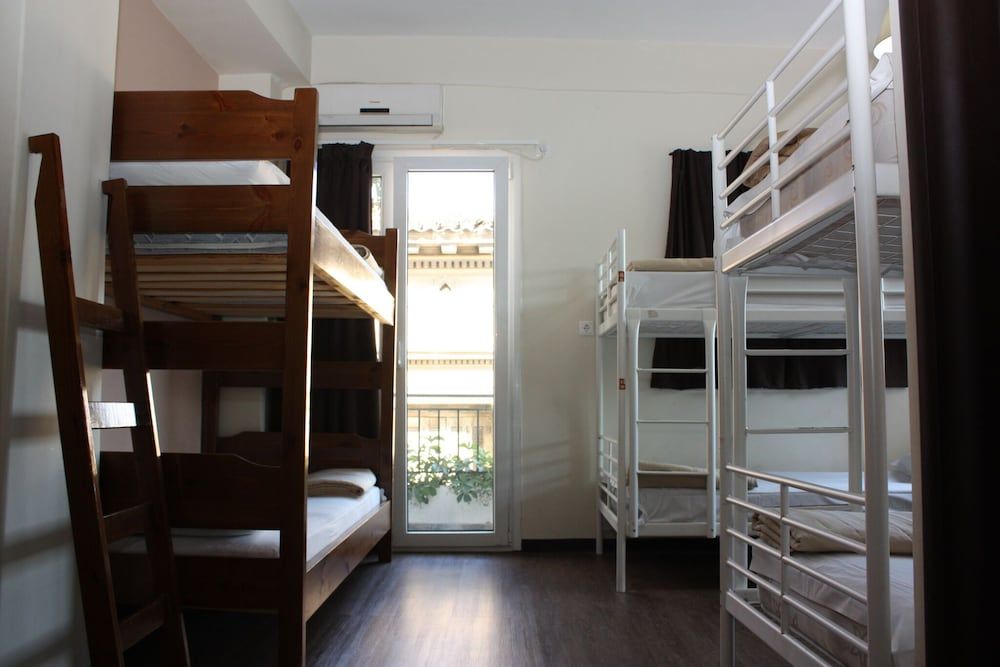 Shared Dormitory, Shared Bathroom (6 beds)