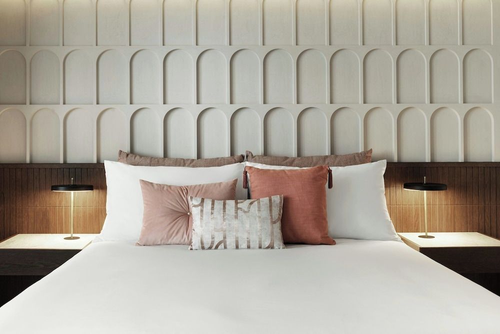 undefined MonAsty, Thessaloniki, Autograph Collection 7