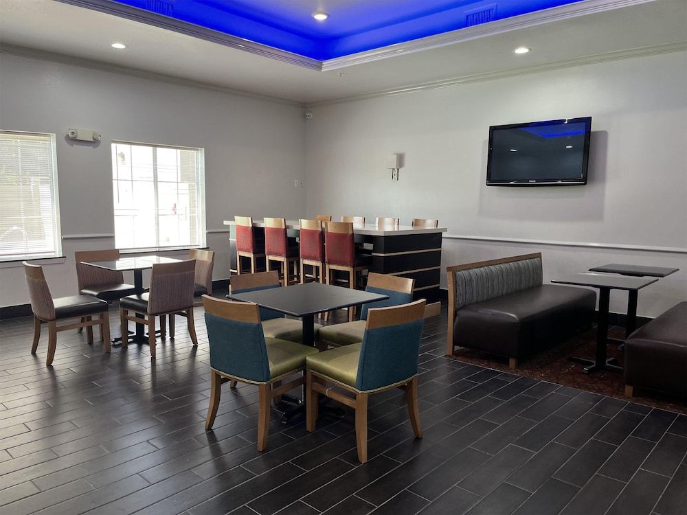 undefined Sonesta Essential North Houston 9