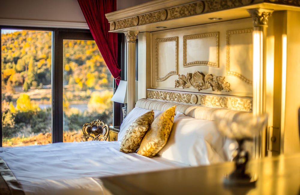 Romantic Studio Suite, 1 King Bed, Lake View