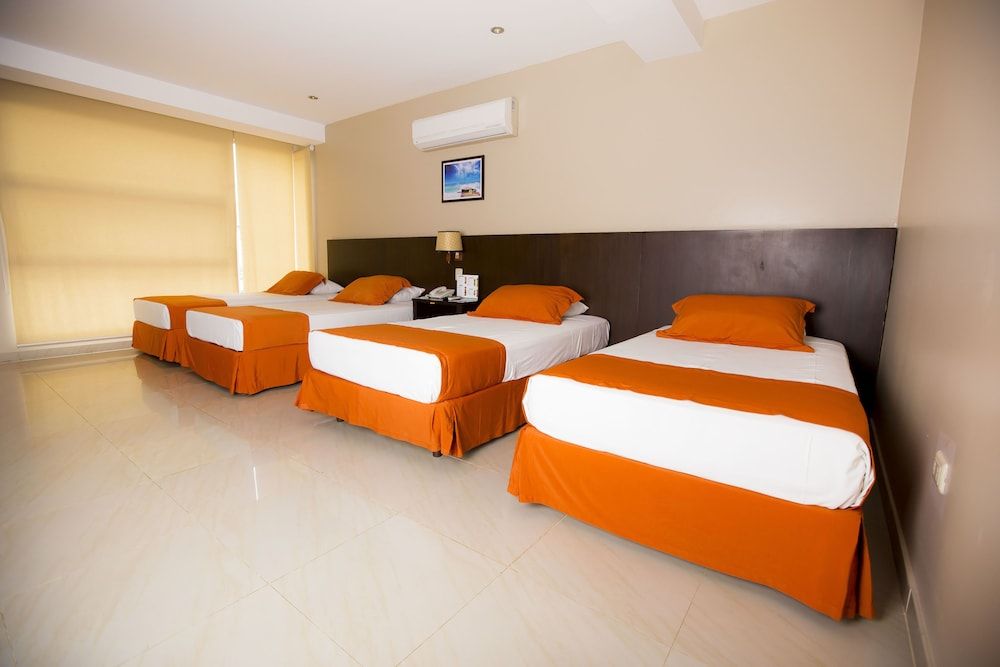 Hotel Los Almendros Standard Quadruple Room, Multiple Beds, Non Smoking