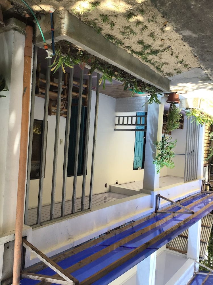 undefined Rob and Fred's Resort 3