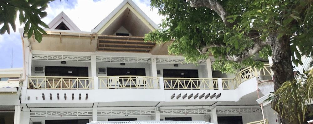undefined Rob and Fred's Resort 7