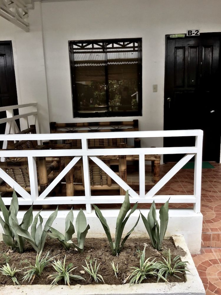 undefined Rob and Fred's Resort 6