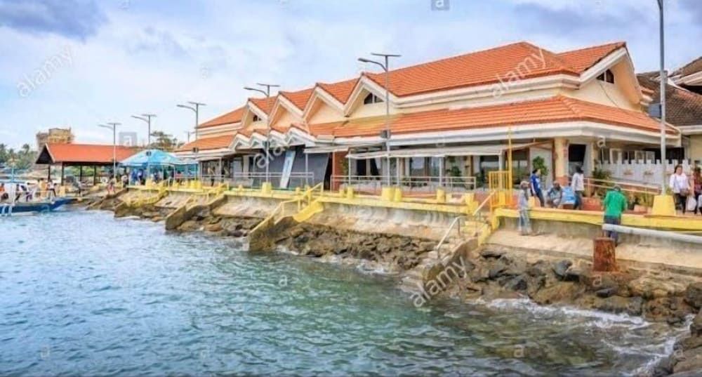undefined Rob and Fred's Resort 8