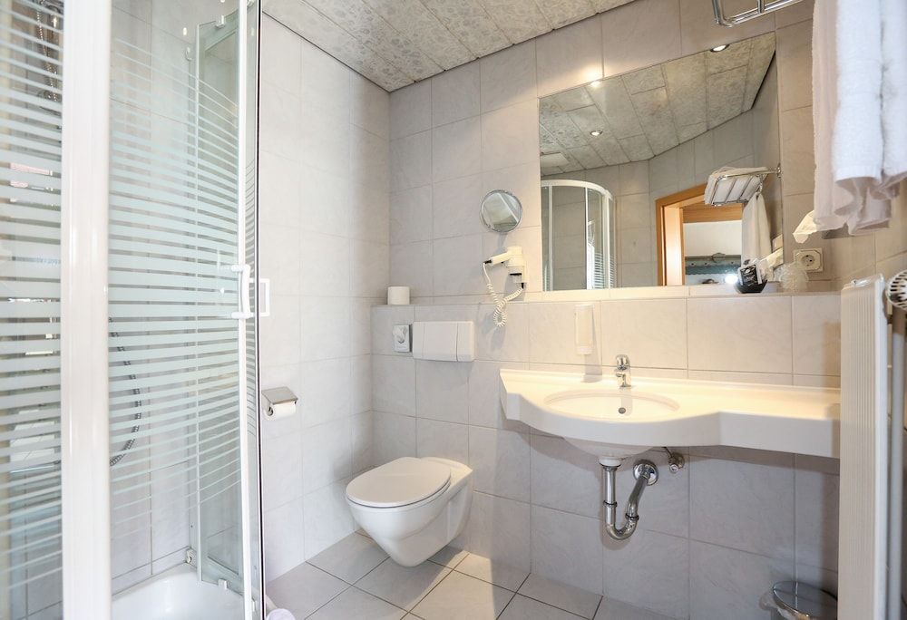 Arthotel ANA Goggl Standard Double Room 15