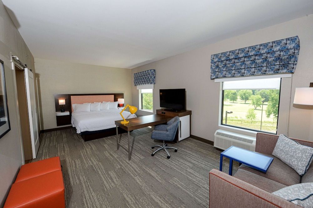 Suite, 1 King Bed, Accessible, Refrigerator & Microwave (Hearing)