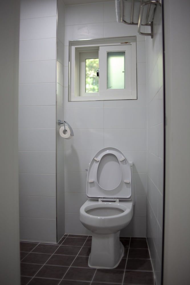 Kpop Haus Deluxe Twin Room 9