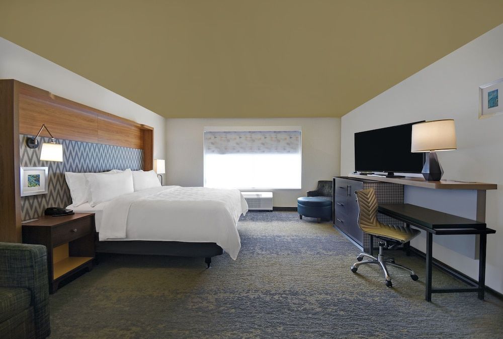 Standard Room, 1 King Bed, Accessible (Communication, Accessible Tub)