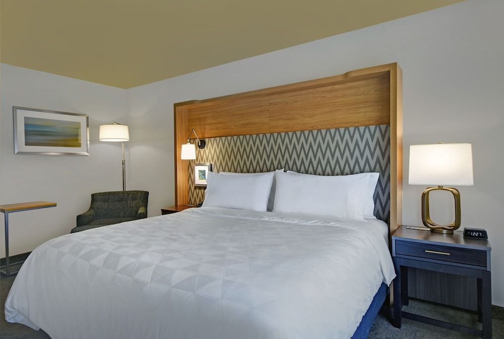 Standard Room, 1 King Bed
