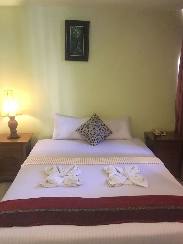 undefined Star Wood Inn 2