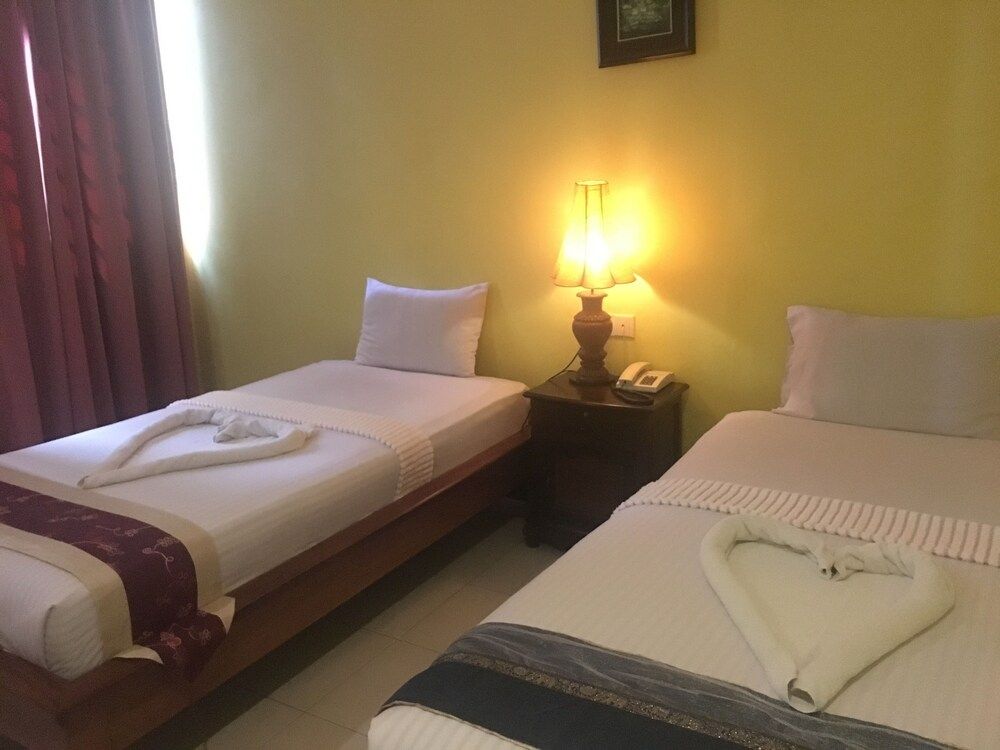 Star Wood Inn Standard Twin Room 2