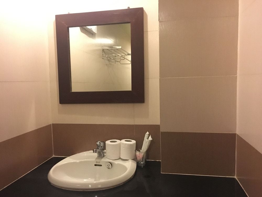 Star Wood Inn Standard Twin Room 11